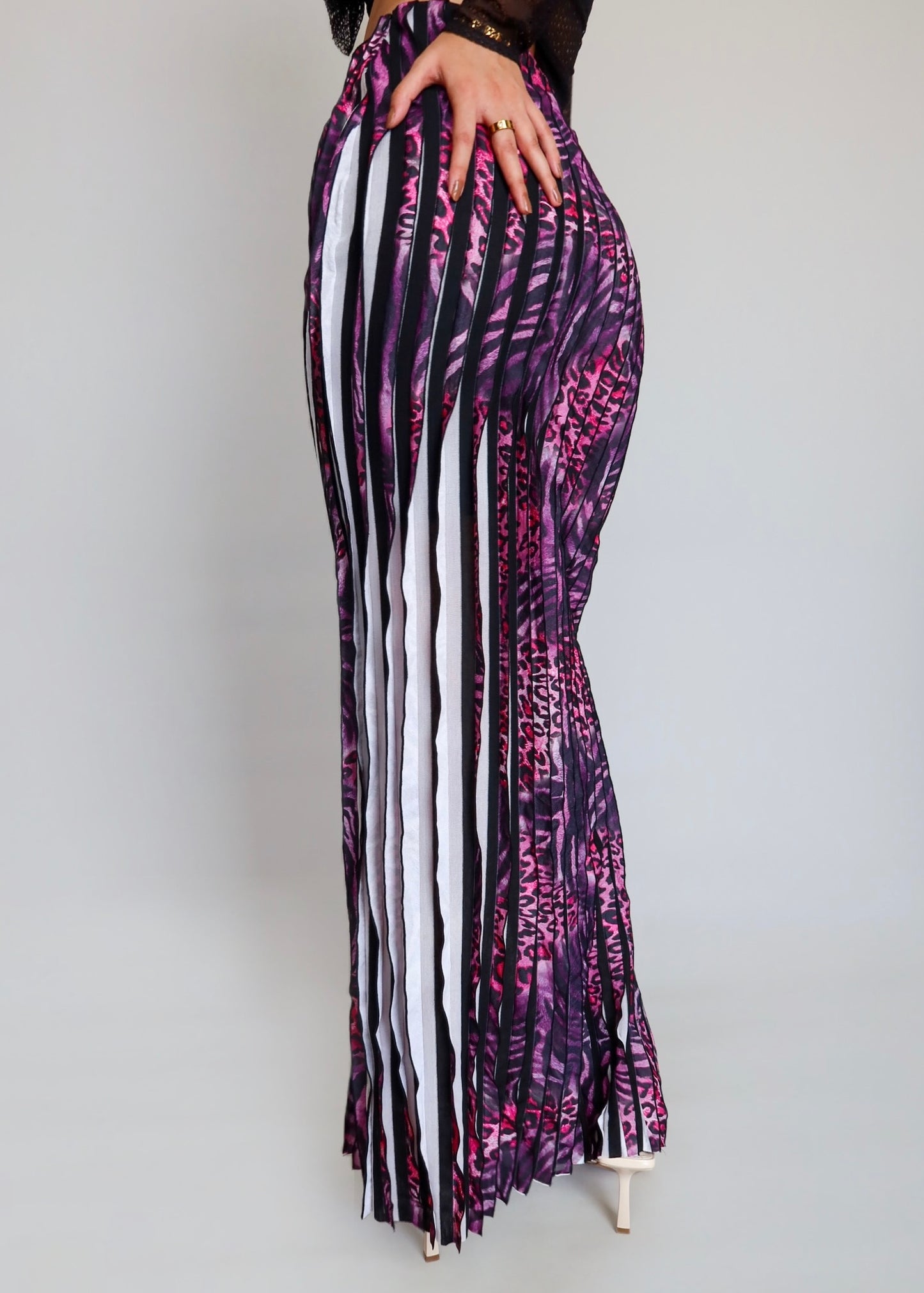 Pleated Long Slit Skirt