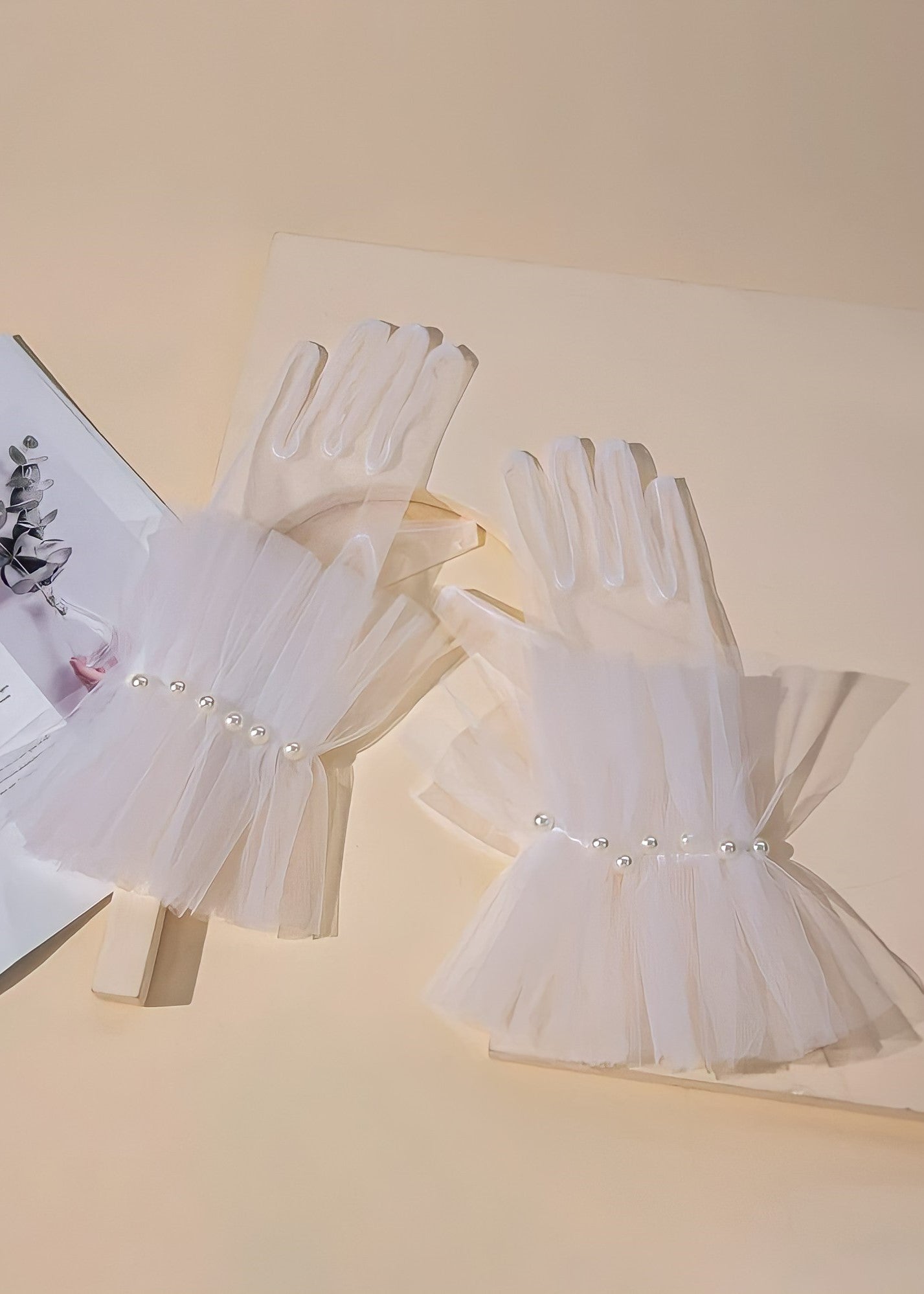 Pearl Gloves