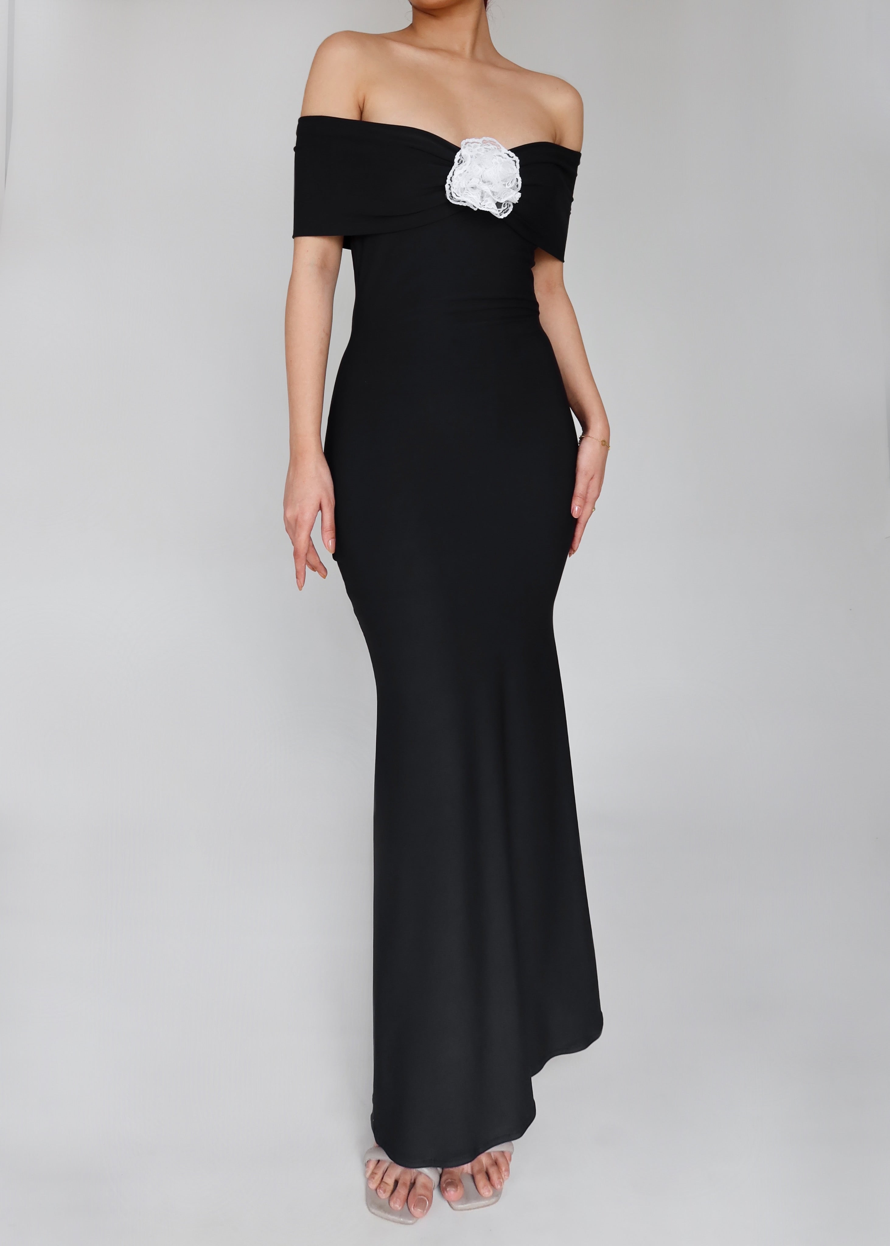 Buy Women Off-White & Green Printed Belted Maxi Dress - Dresses for Women |  Sassafras.in